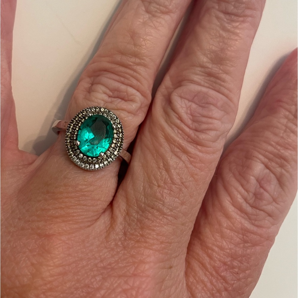 Women’s ring size 9